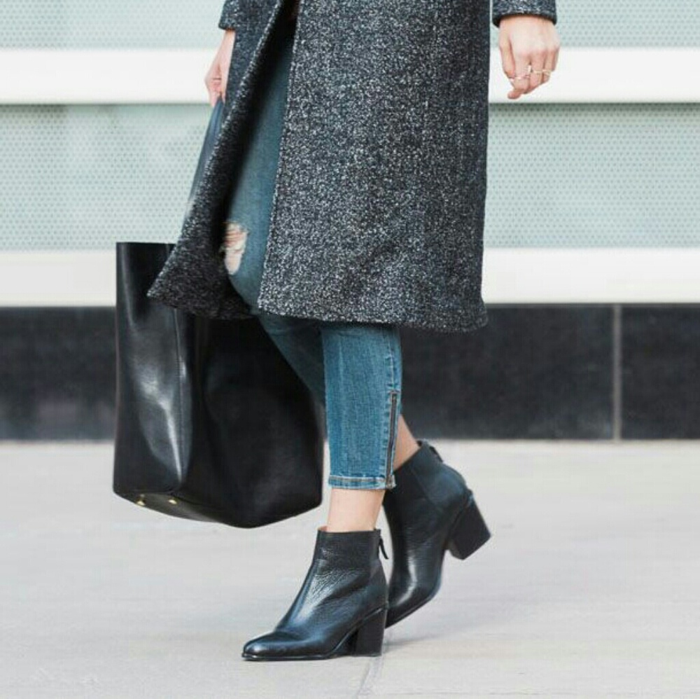 SOLD🔆Black genuine leather BANANA REPUBLIC boots